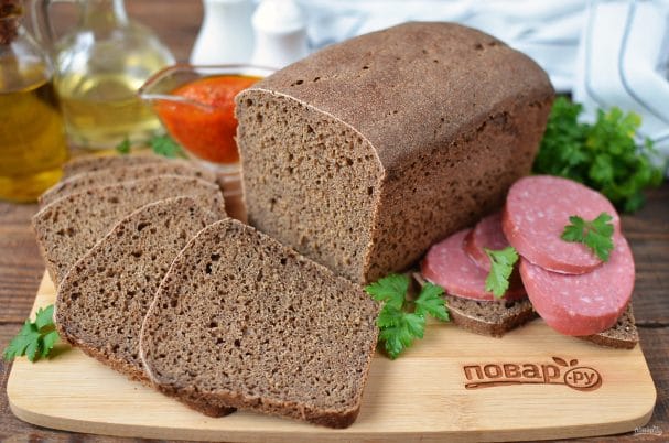 Pain noir au levain